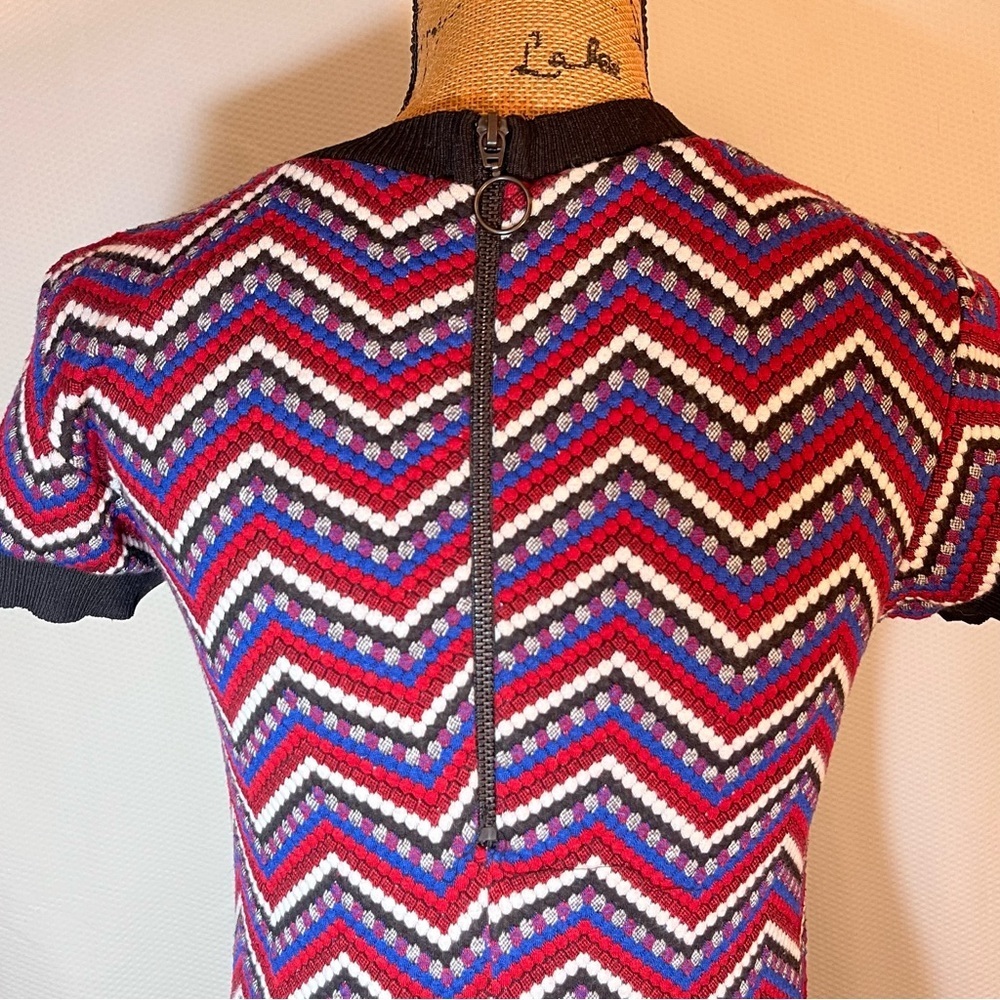Zara Chevron Knit ZigZag Sheath Dress XS Red White Blue Short Sleeve Mini Dress - Picture 3 of 7